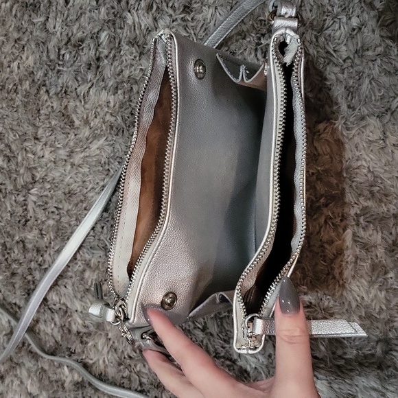 Old Navy Cross Body Bag - Picture 4 of 9